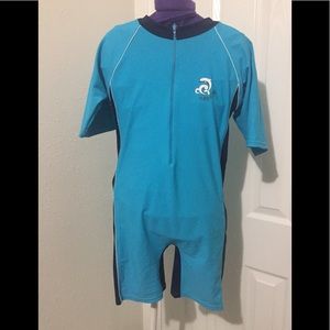 all over shorts rash guard sz Medium